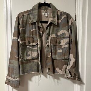 TOP SHOP CROPPED CAMO JACKET